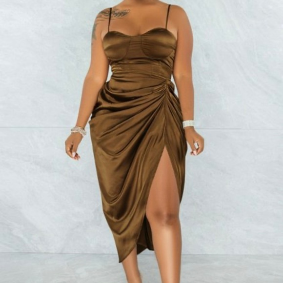 Dress - Picture 1 of 2